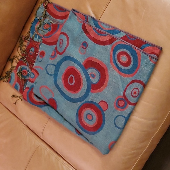 NWOT PASHMINA. MULTI COLOR. REVERSIBLE..ONE SIZE. - Picture 6 of 6